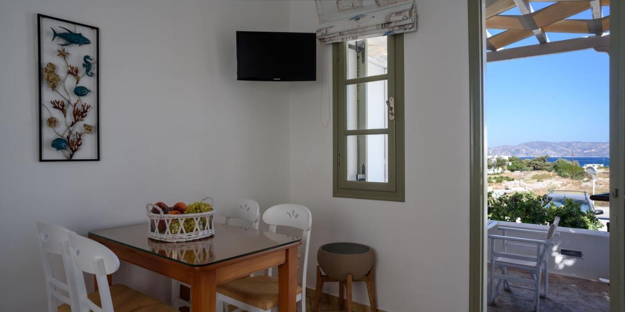 Mirabeli Apartments & Suites Полония Екстериор снимка