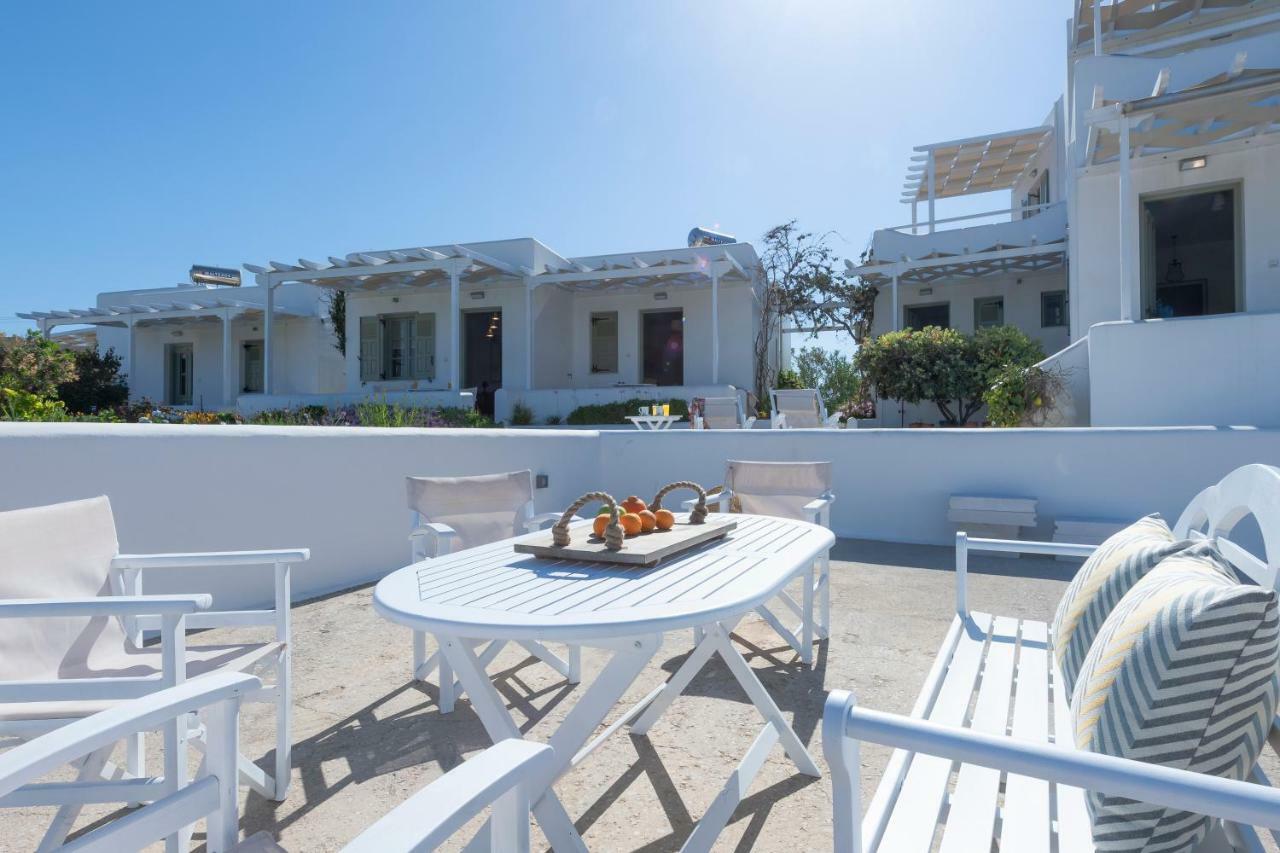 Mirabeli Apartments & Suites Полония Екстериор снимка
